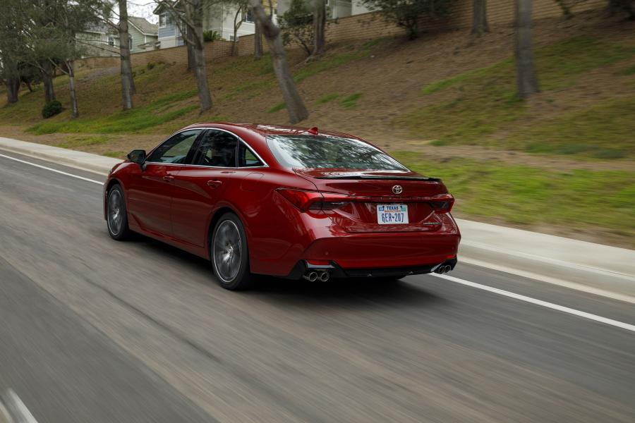  Toyota Avalon Touring 2018 года  (фото 30 из 41)